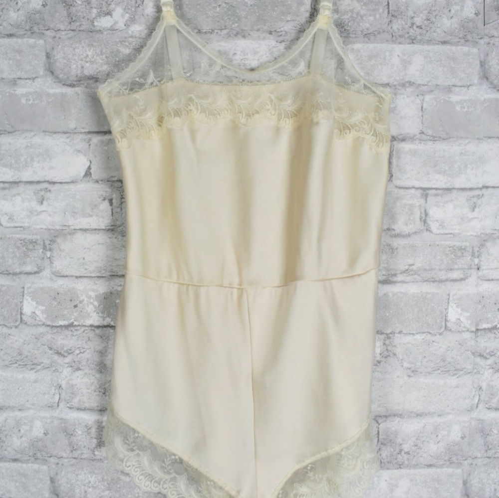 Vintage small white lingerie wedding one piece - Picture 4 of 7